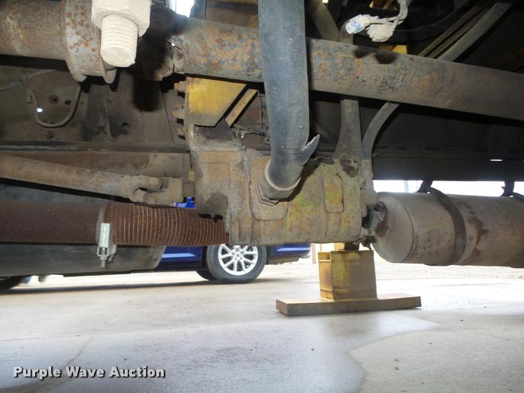 image for item L4183 1972 Ford digger derrick truck