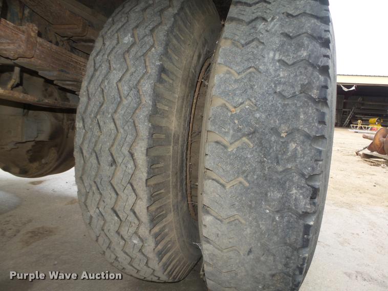 image for item L4183 1972 Ford digger derrick truck