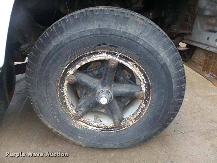 image for item L4183 1972 Ford digger derrick truck