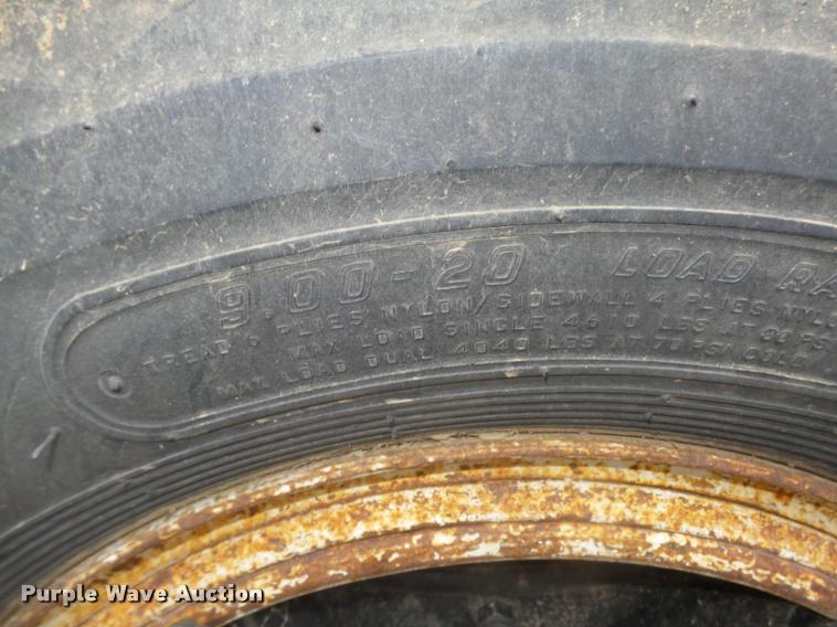 image for item L4183 1972 Ford digger derrick truck