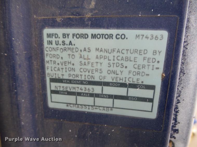 image for item L4183 1972 Ford digger derrick truck