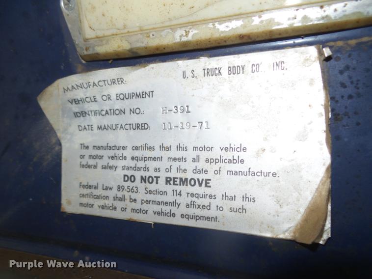 image for item L4183 1972 Ford digger derrick truck