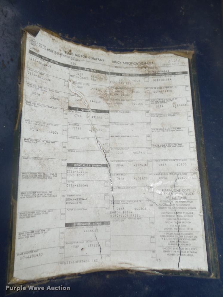 image for item L4183 1972 Ford digger derrick truck