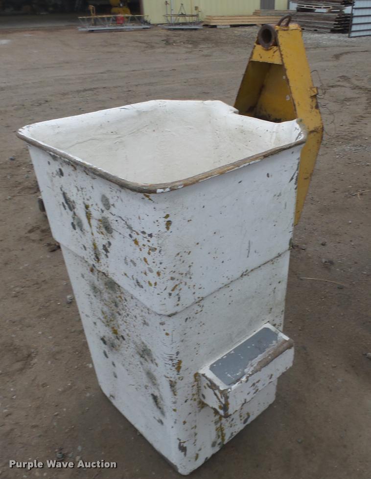 image for item L4183 1972 Ford digger derrick truck