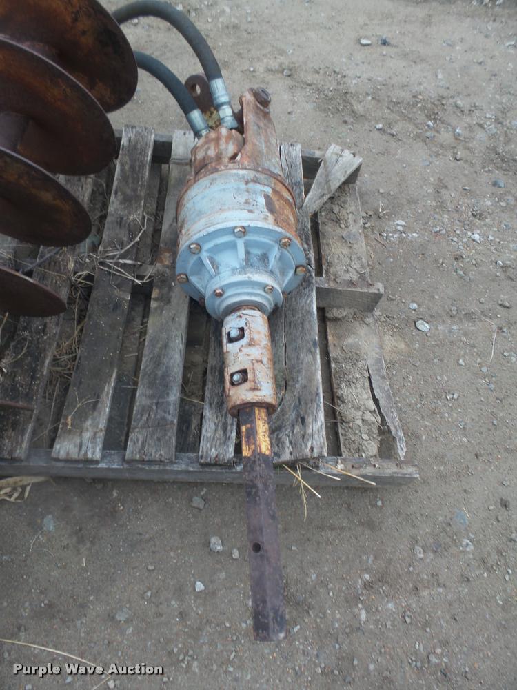 image for item L4183 1972 Ford digger derrick truck