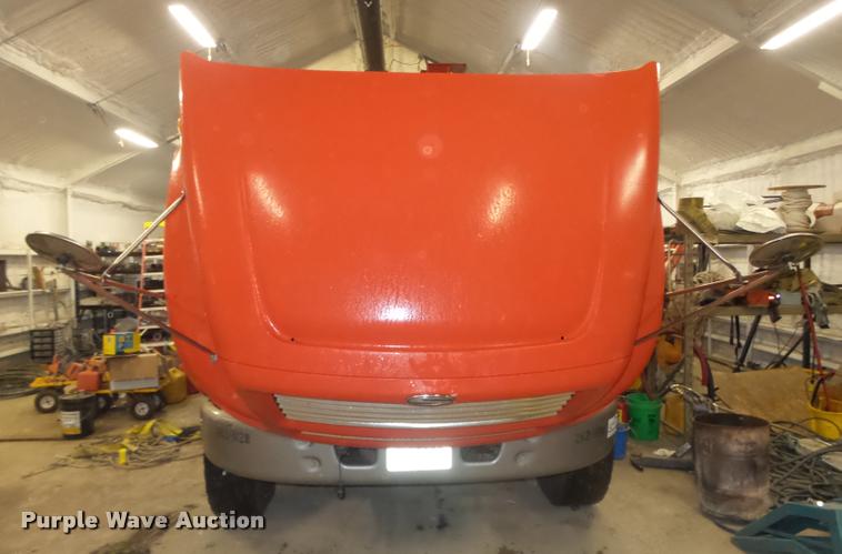 image for item L4184 1999 Sterling L8513 flatbed truck with crane