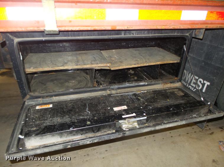 image for item L4184 1999 Sterling L8513 flatbed truck with crane