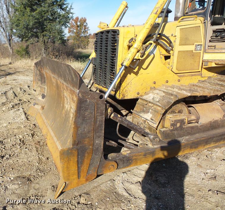 image for item L4463 1998 John Deere 850C dozer