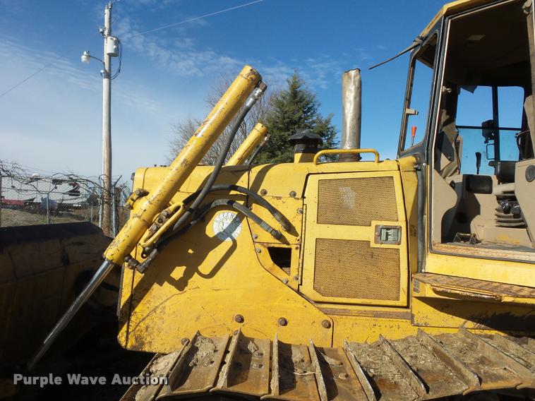 image for item L4463 1998 John Deere 850C dozer
