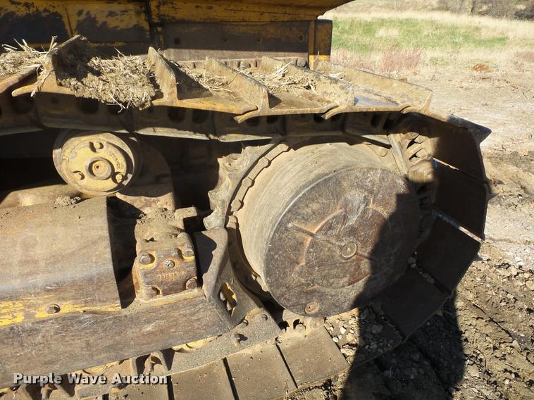 image for item L4463 1998 John Deere 850C dozer