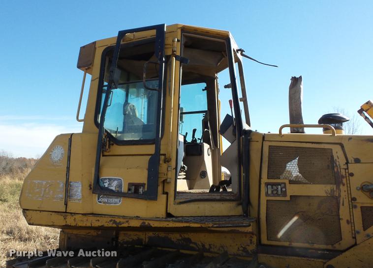 image for item L4463 1998 John Deere 850C dozer