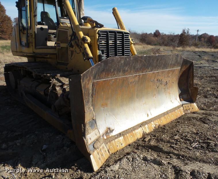 image for item L4463 1998 John Deere 850C dozer