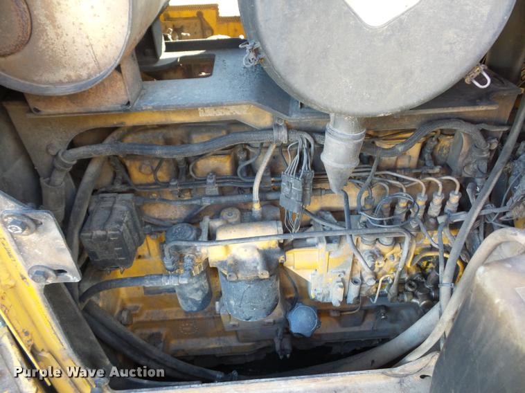 image for item L4463 1998 John Deere 850C dozer