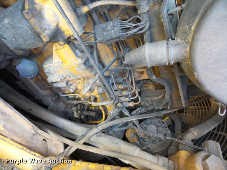 image for item L4463 1998 John Deere 850C dozer