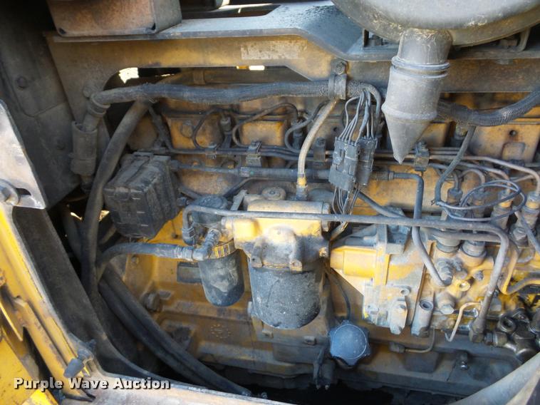 image for item L4463 1998 John Deere 850C dozer