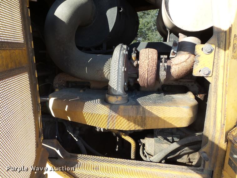 image for item L4463 1998 John Deere 850C dozer