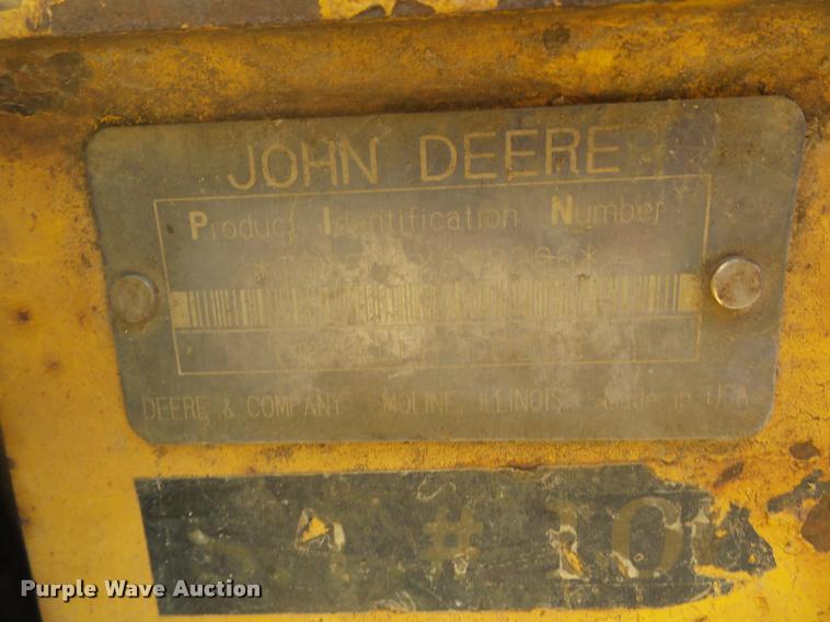 image for item L4463 1998 John Deere 850C dozer
