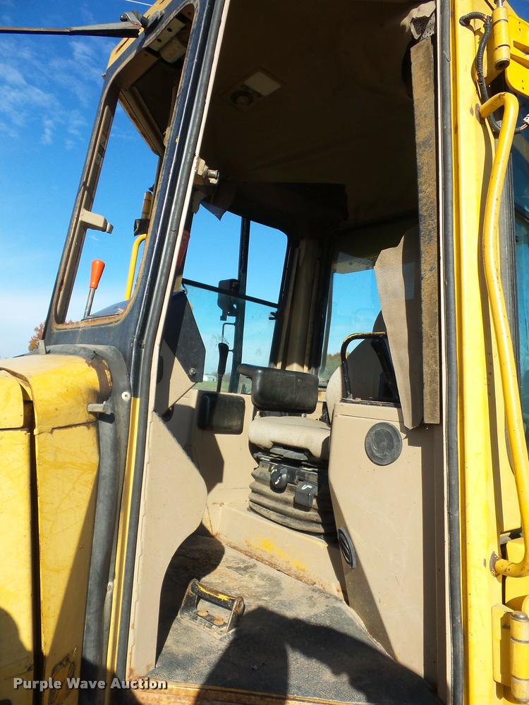 image for item L4463 1998 John Deere 850C dozer