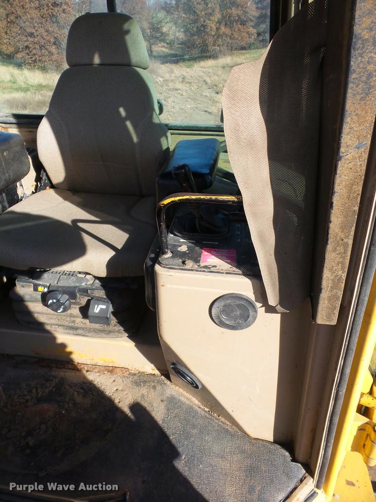 image for item L4463 1998 John Deere 850C dozer