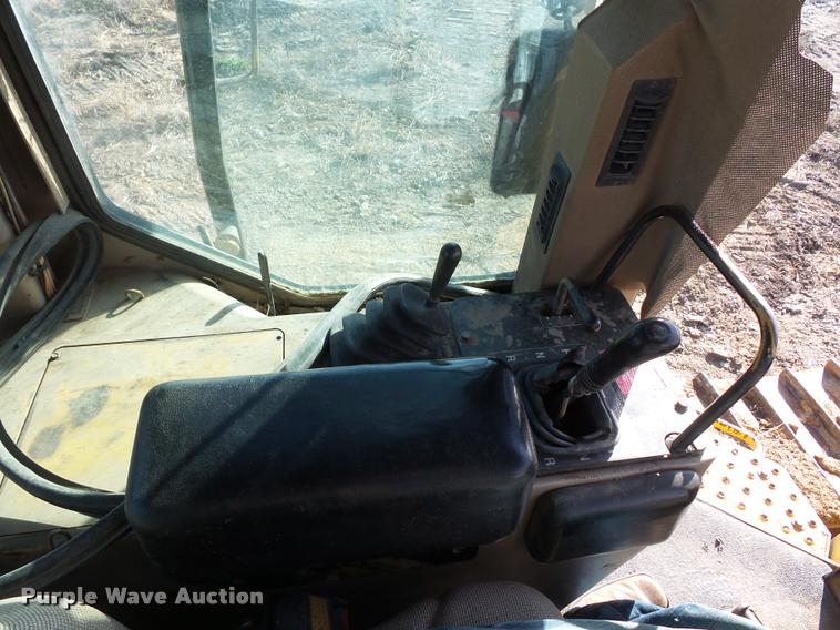 image for item L4463 1998 John Deere 850C dozer