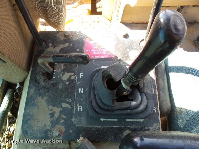 image for item L4463 1998 John Deere 850C dozer