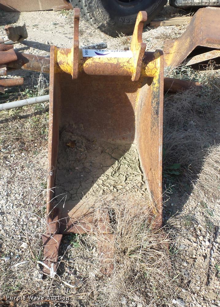 image for item L4464 John Deere excavator bucket