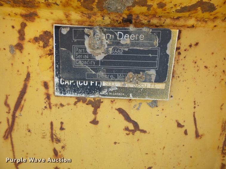 image for item L4464 John Deere excavator bucket