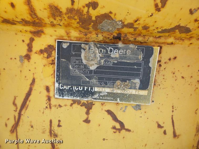 image for item L4464 John Deere excavator bucket