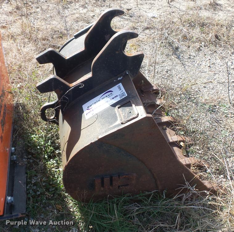 image for item L4465 WB excavator bucket