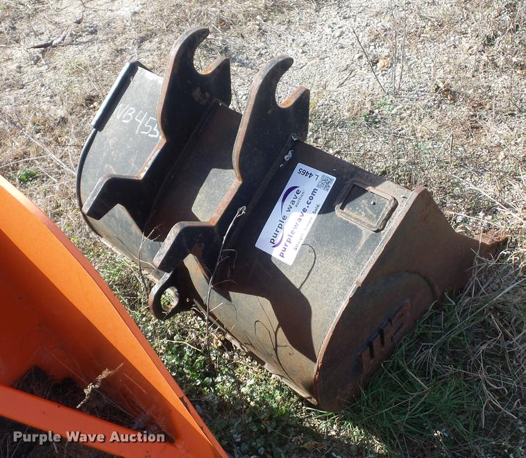 image for item L4465 WB excavator bucket