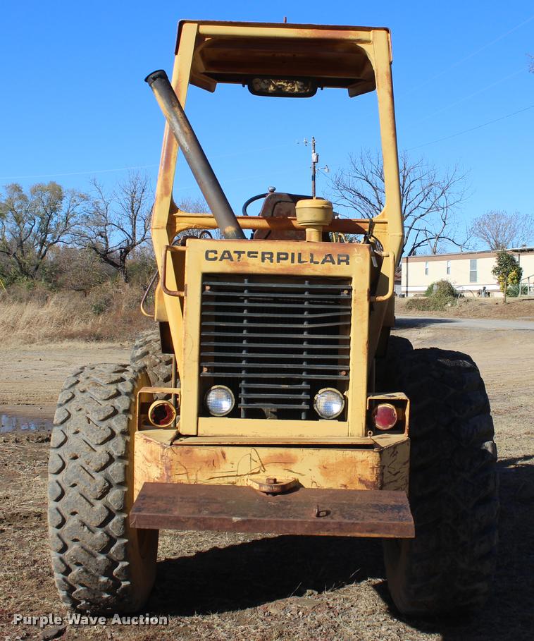 image for item L4923 1981 Caterpillar 910 wheel loader