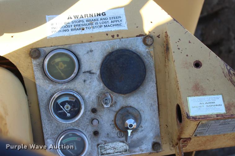 image for item L4923 1981 Caterpillar 910 wheel loader