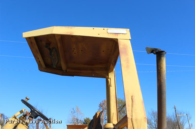 image for item L4923 1981 Caterpillar 910 wheel loader