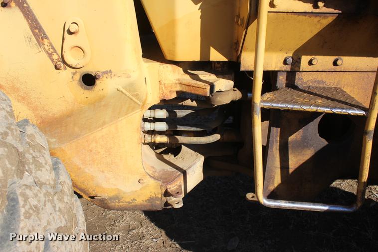 image for item L4923 1981 Caterpillar 910 wheel loader