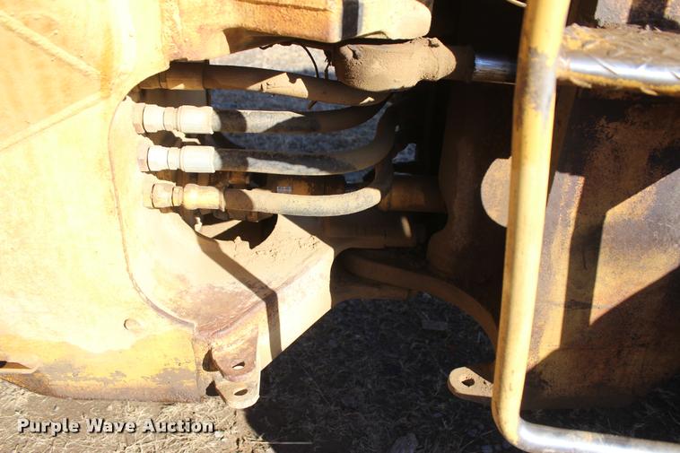 image for item L4923 1981 Caterpillar 910 wheel loader