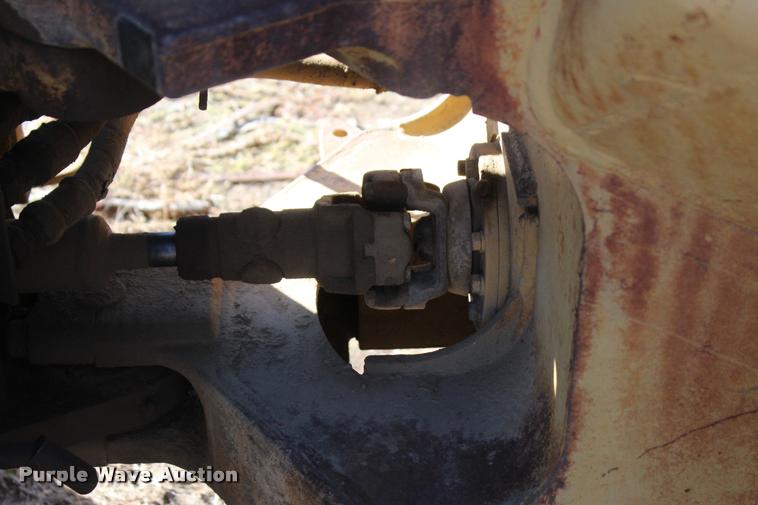 image for item L4923 1981 Caterpillar 910 wheel loader