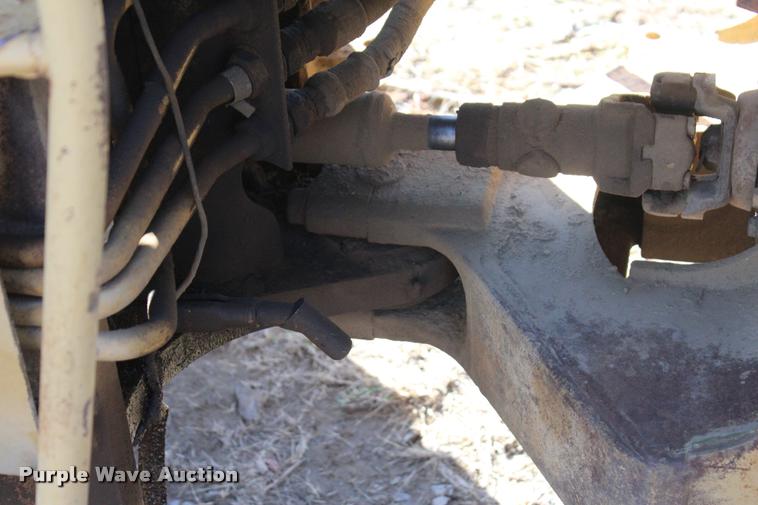 image for item L4923 1981 Caterpillar 910 wheel loader