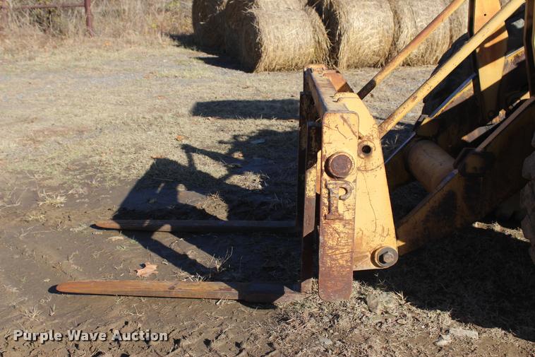 image for item L4923 1981 Caterpillar 910 wheel loader