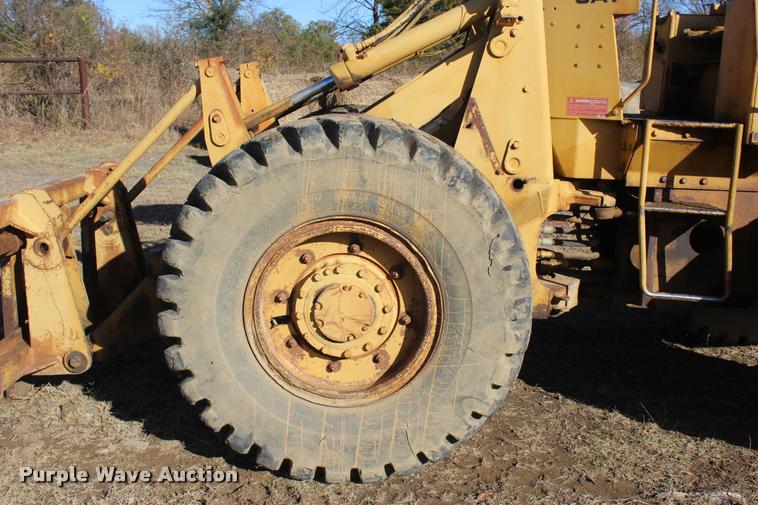 image for item L4923 1981 Caterpillar 910 wheel loader