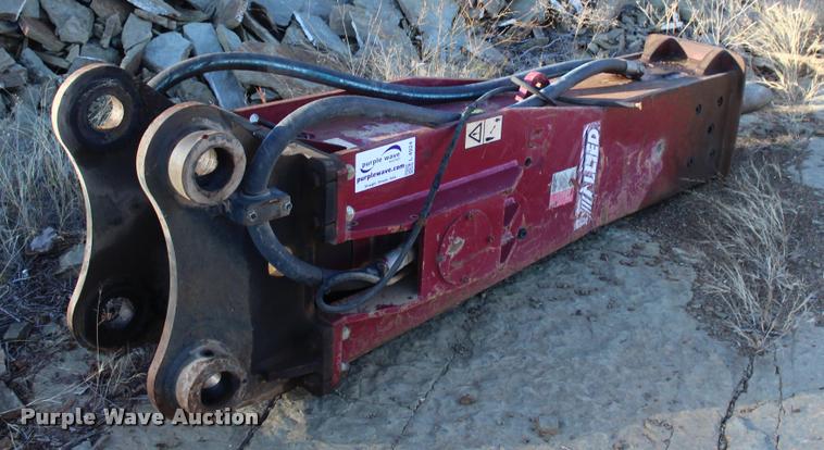 image for item L4924 2011 Allied 140B hydraulic hammer