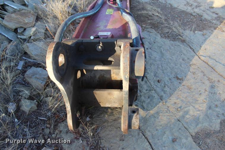 image for item L4924 2011 Allied 140B hydraulic hammer