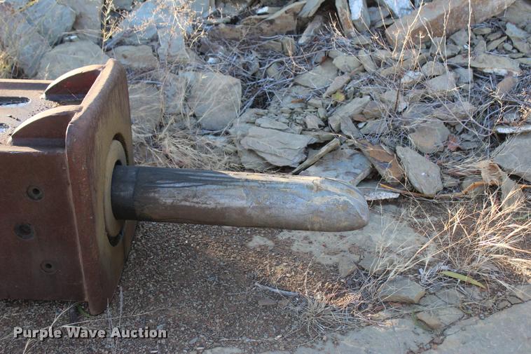 image for item L4924 2011 Allied 140B hydraulic hammer