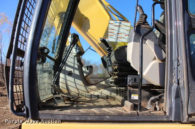 image for item L4925 2011 Kobelco SK260-9 excavator