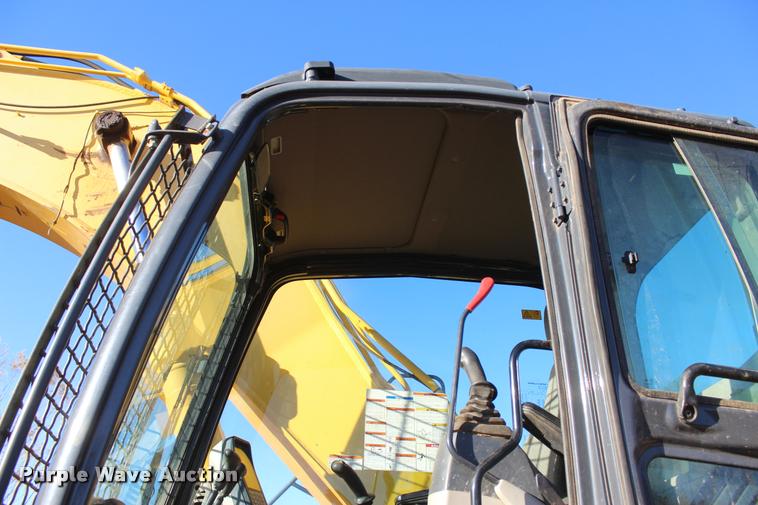 image for item L4925 2011 Kobelco SK260-9 excavator