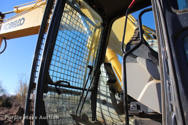 image for item L4925 2011 Kobelco SK260-9 excavator