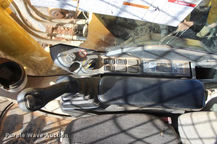 image for item L4925 2011 Kobelco SK260-9 excavator