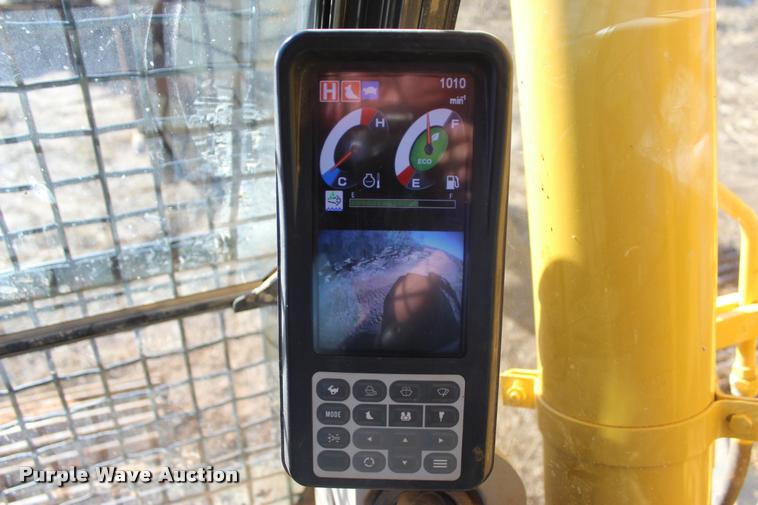 image for item L4925 2011 Kobelco SK260-9 excavator