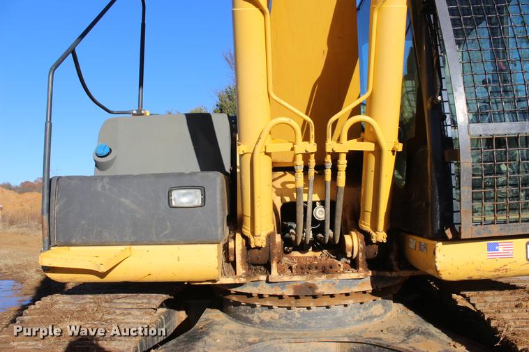 image for item L4925 2011 Kobelco SK260-9 excavator