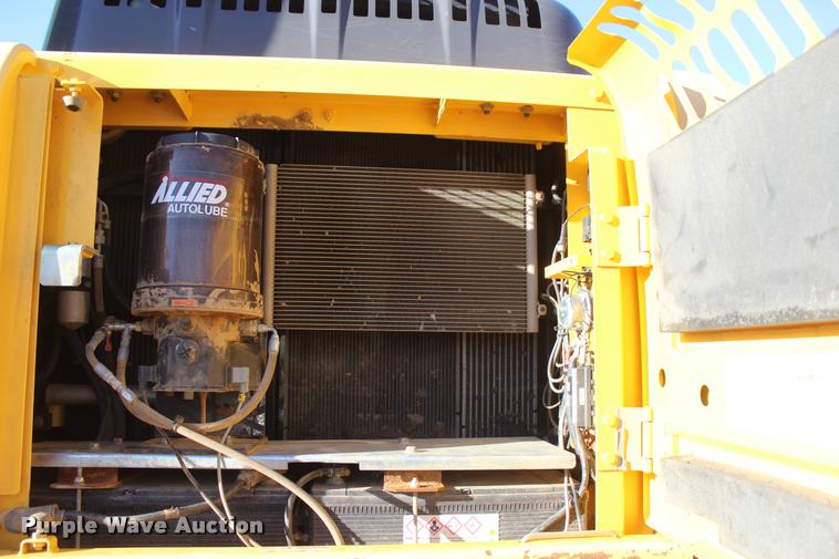 image for item L4925 2011 Kobelco SK260-9 excavator