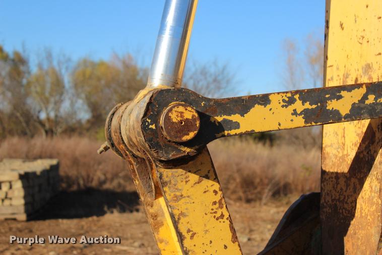 image for item L4925 2011 Kobelco SK260-9 excavator